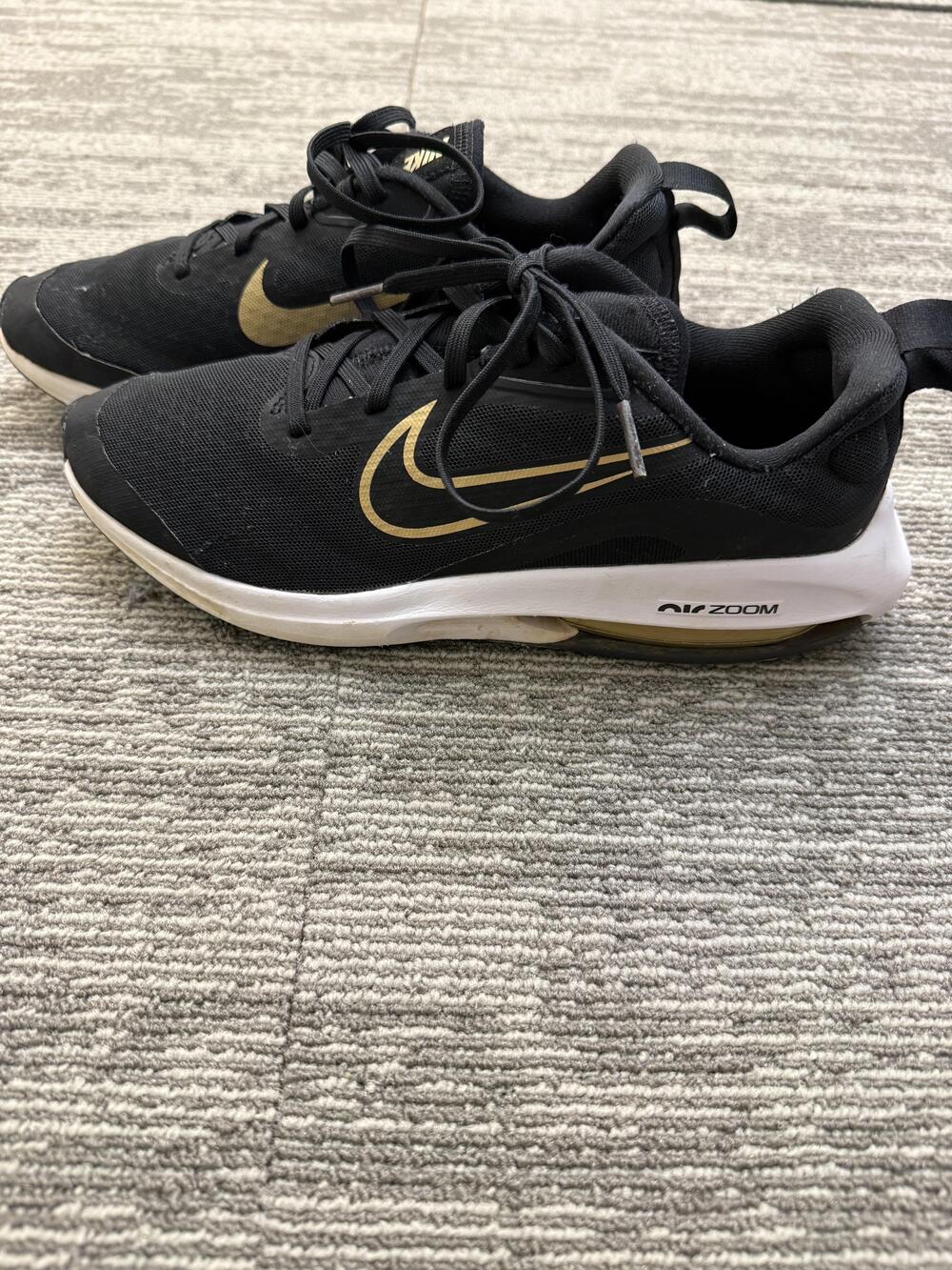 Nike Air Zoom Shoes Mens Size 7Y Black Gold Running Trainers DM8491-001 Athletic